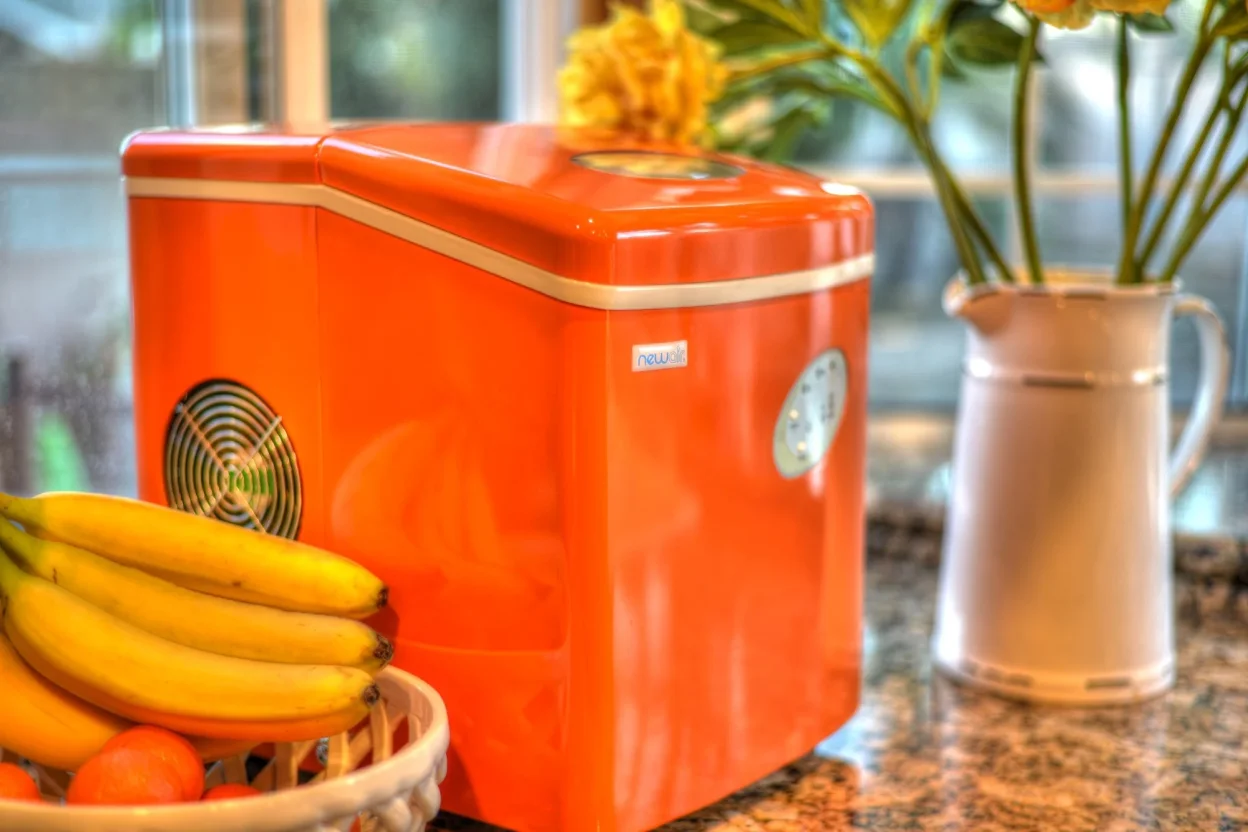 Newair Countertop Ice Maker, 28 lbs. of Ice a Day, 3 Ice Sizes, BPA-Free Parts