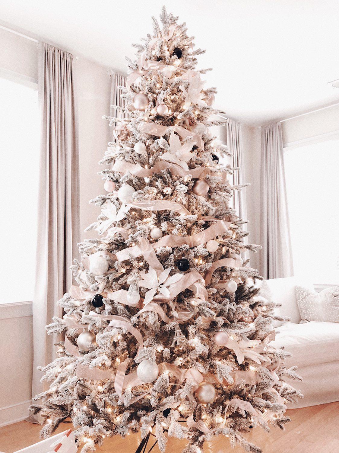 QUEEN FLOCK QUICK-SHAPE ARTIFICIAL CHRISTMAS TREE