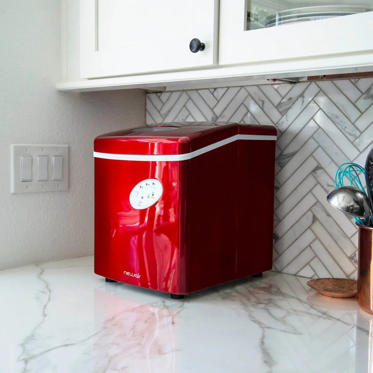 Newair Countertop Ice Maker, 28 lbs. of Ice a Day, 3 Ice Sizes, BPA-Free Parts