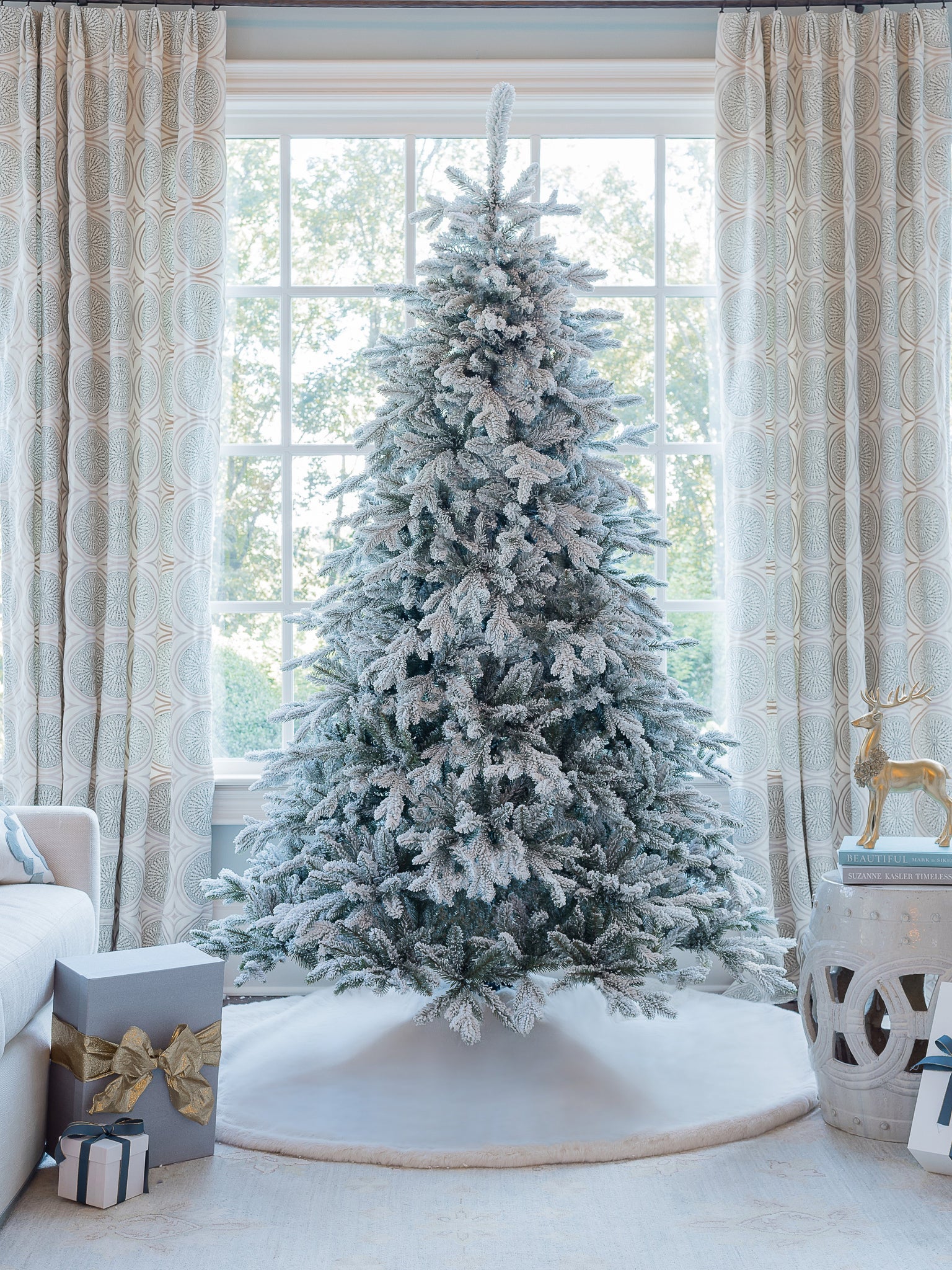 QUEEN FLOCK QUICK-SHAPE ARTIFICIAL CHRISTMAS TREE