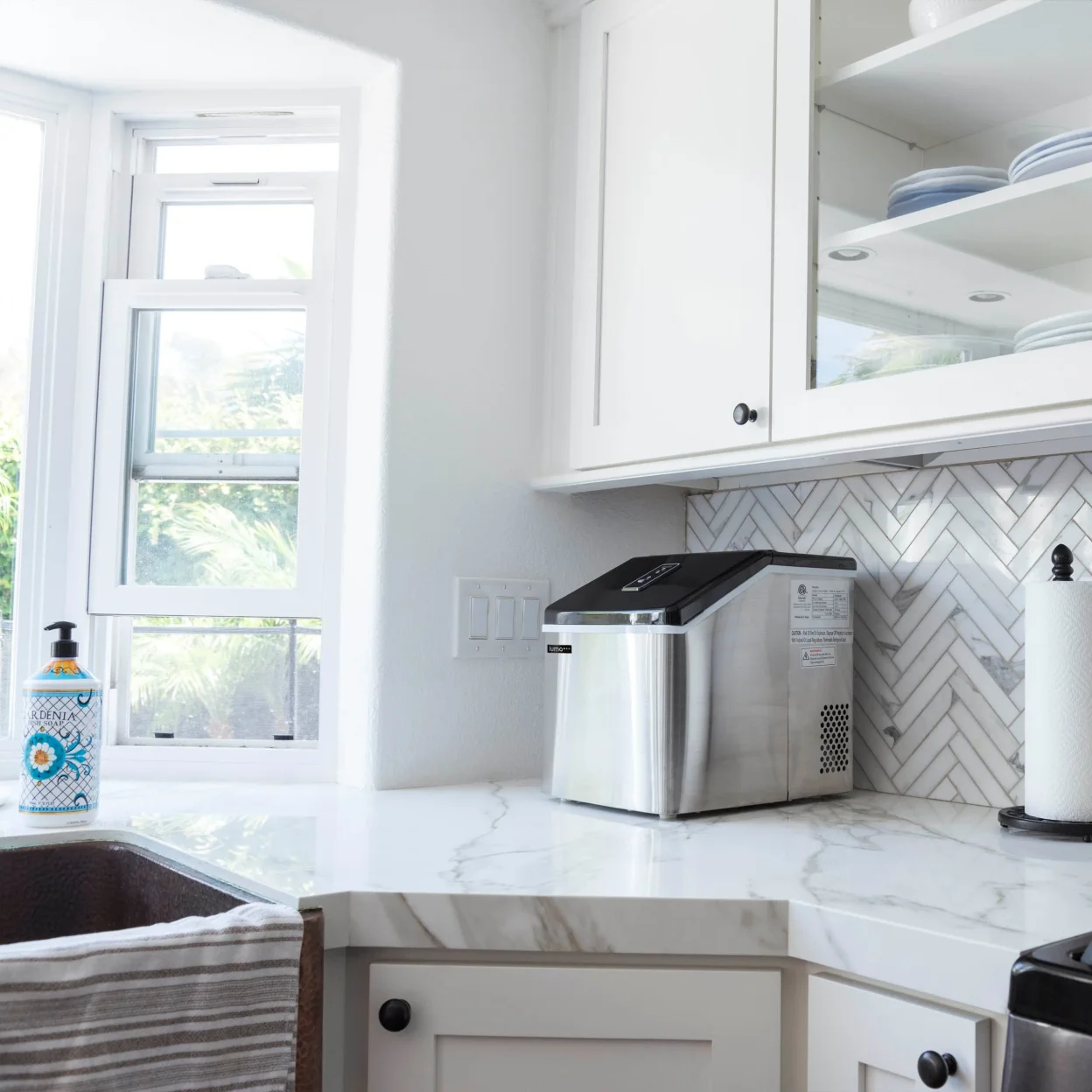 Luma Comfort Countertop Clear Ice Maker, 28 lbs. of Ice a Day with Easy to Clean BPA-Free Parts